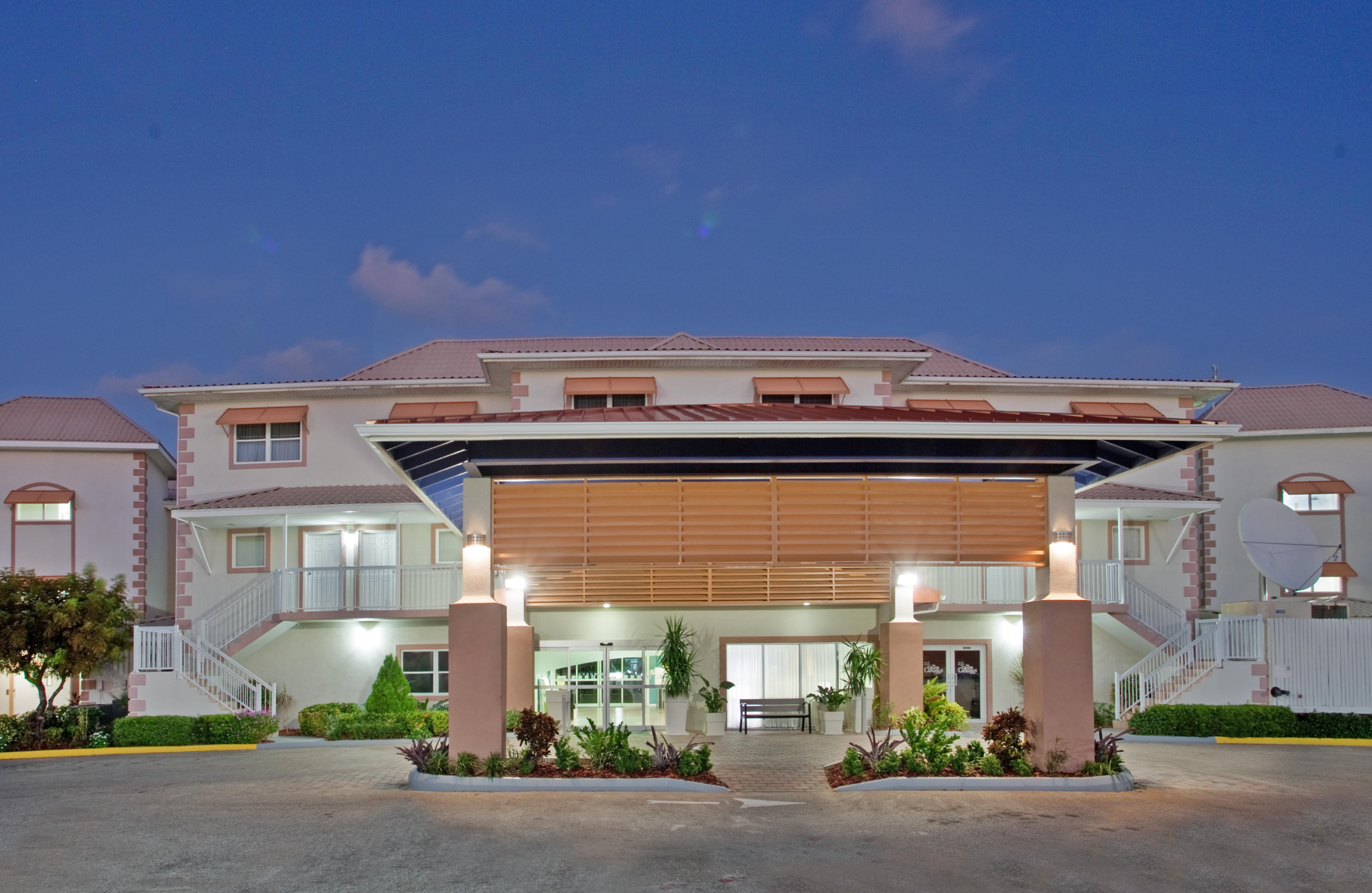 The Grand Caymanian Resort Джордж Таун Екстериор снимка