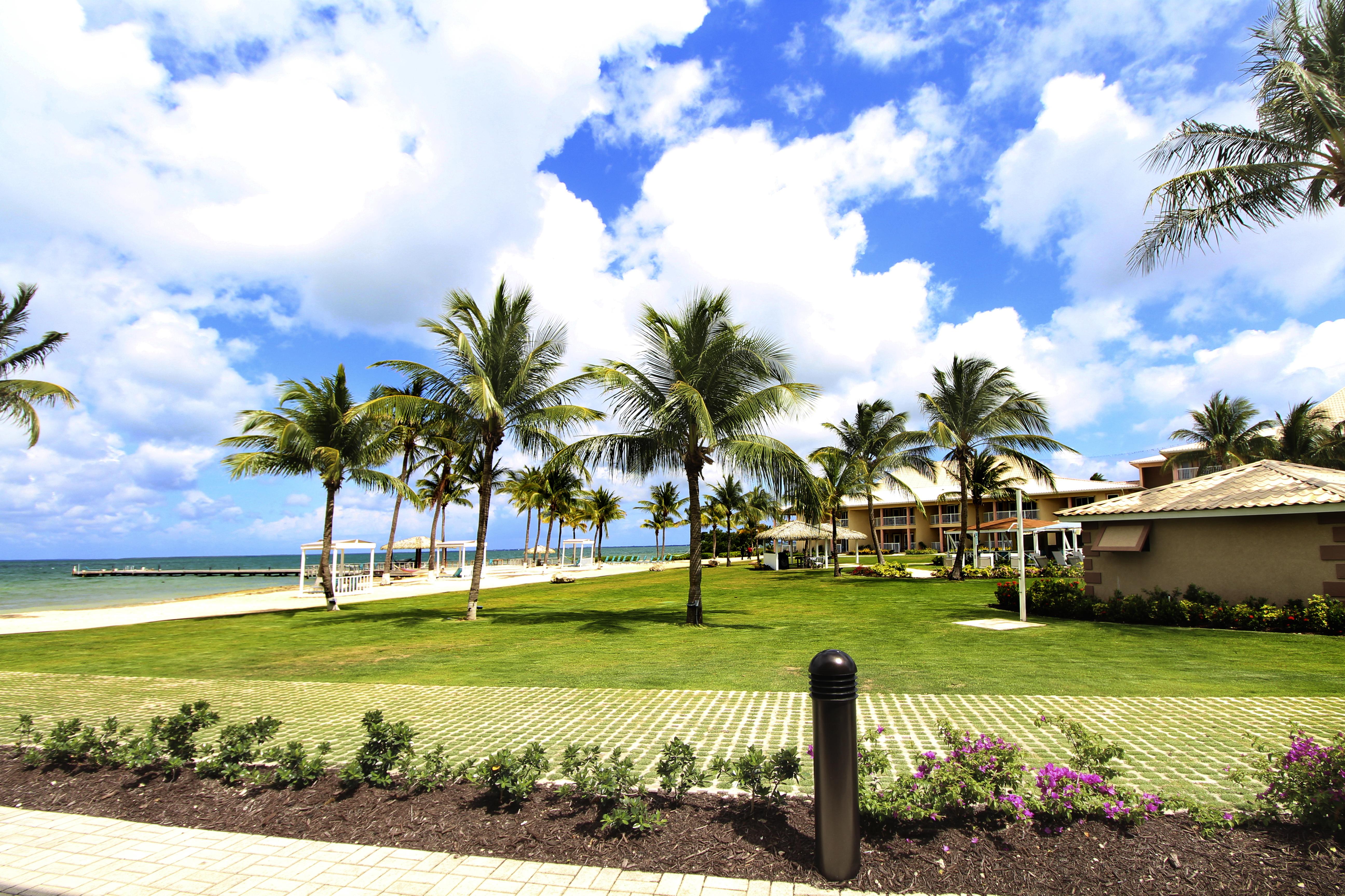 The Grand Caymanian Resort Джордж Таун Екстериор снимка
