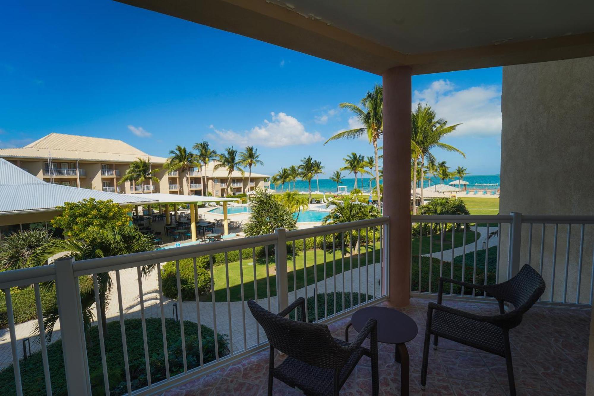 The Grand Caymanian Resort Джордж Таун Екстериор снимка