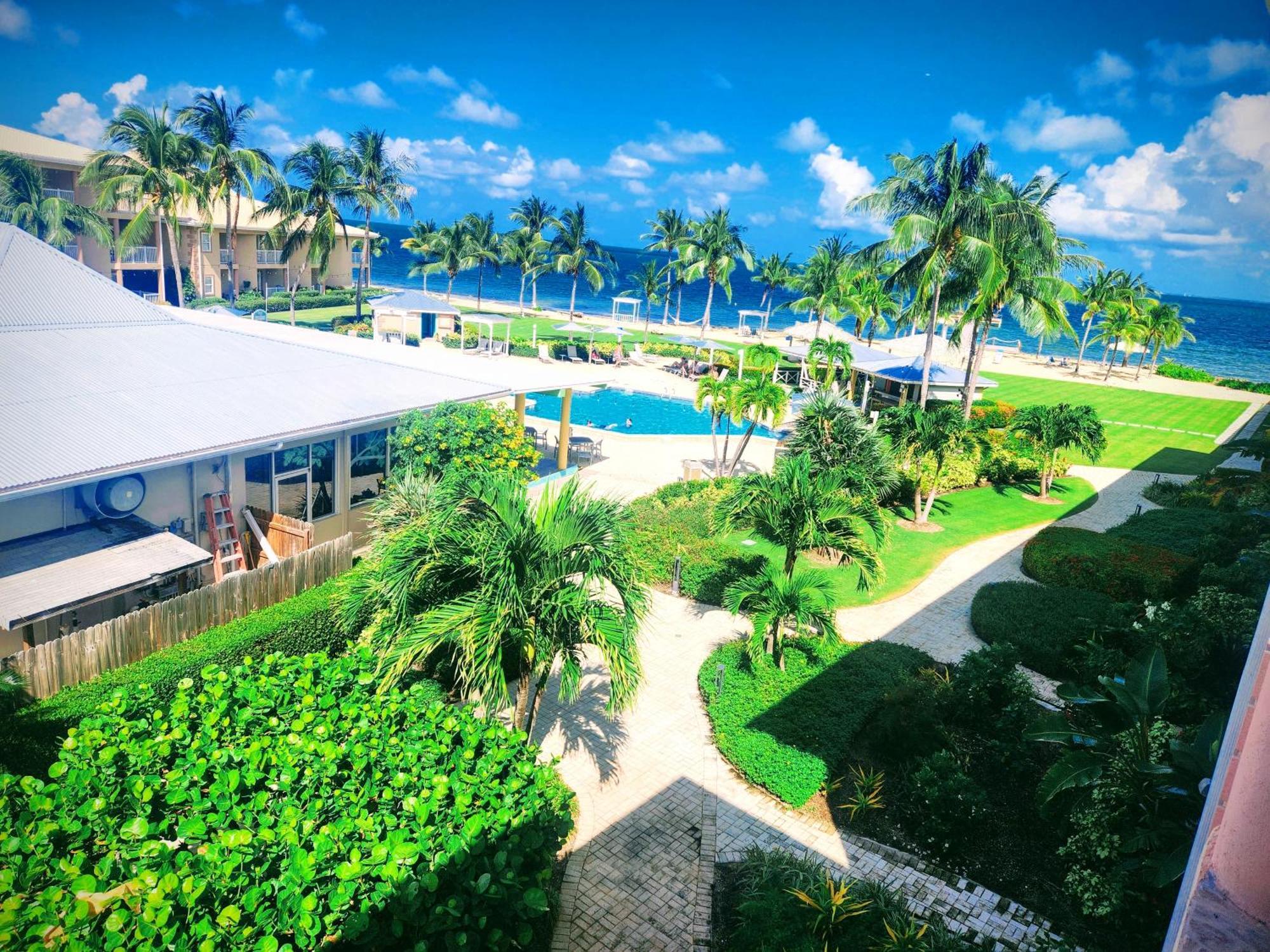The Grand Caymanian Resort Джордж Таун Екстериор снимка