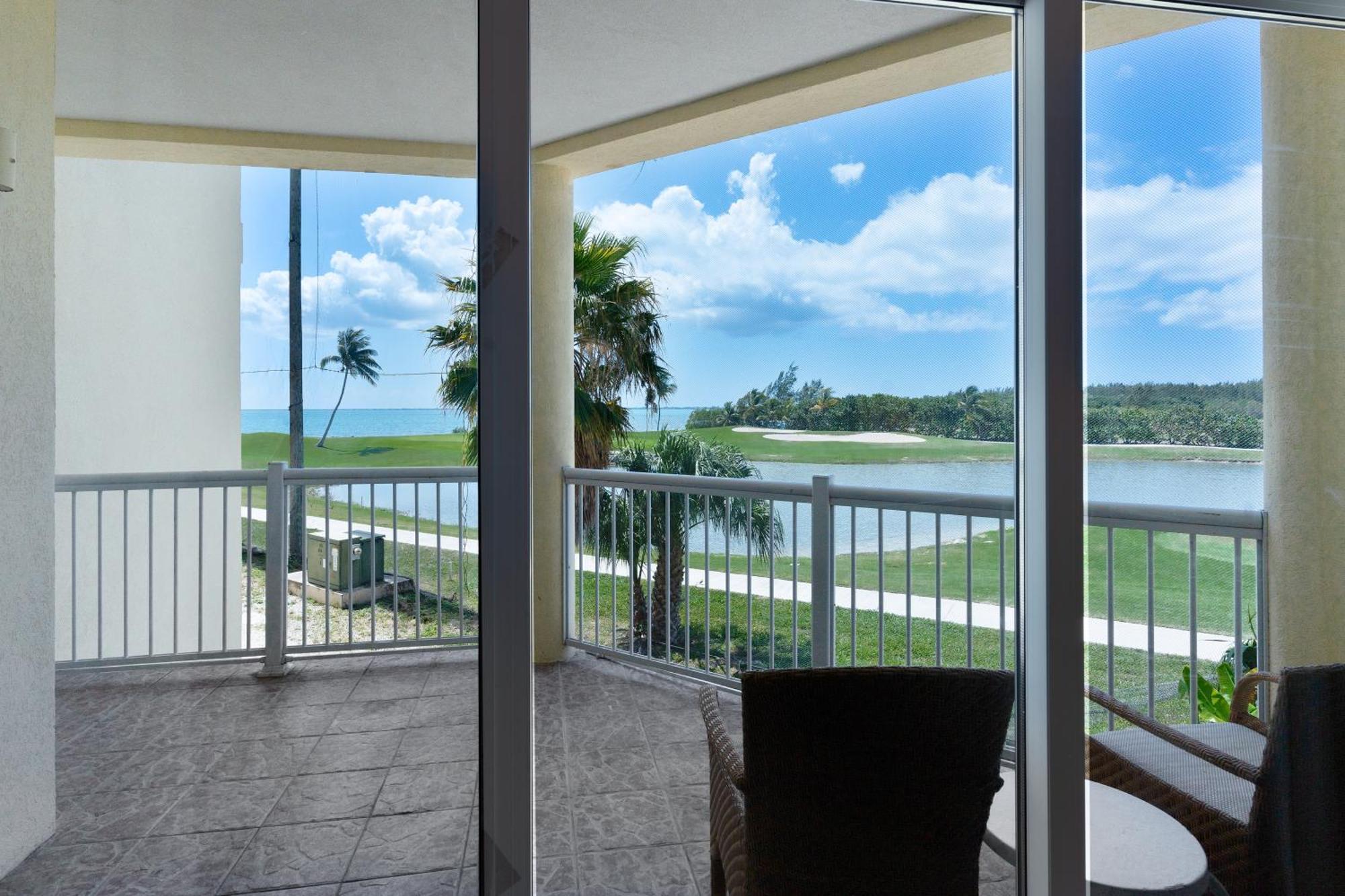 The Grand Caymanian Resort Джордж Таун Екстериор снимка