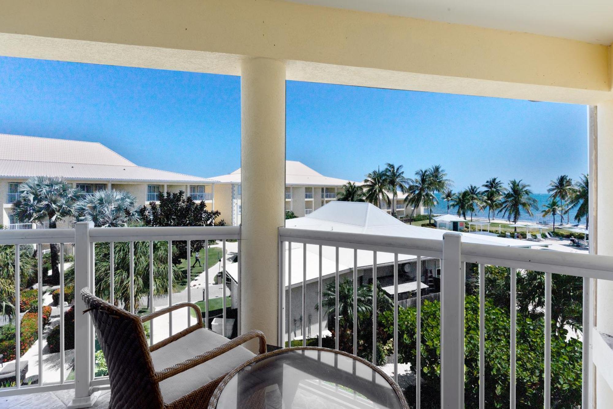 The Grand Caymanian Resort Джордж Таун Екстериор снимка