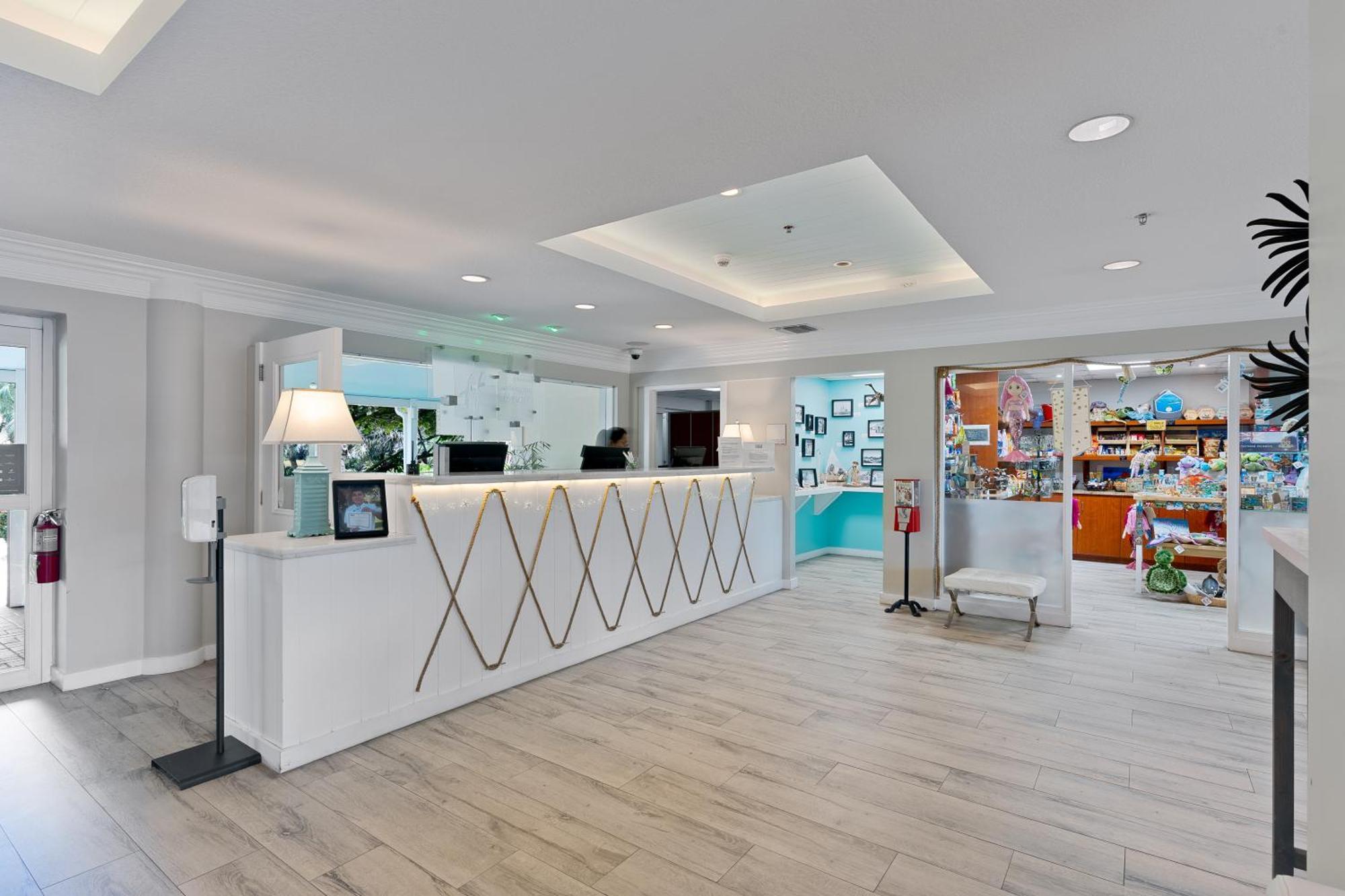 The Grand Caymanian Resort Джордж Таун Екстериор снимка