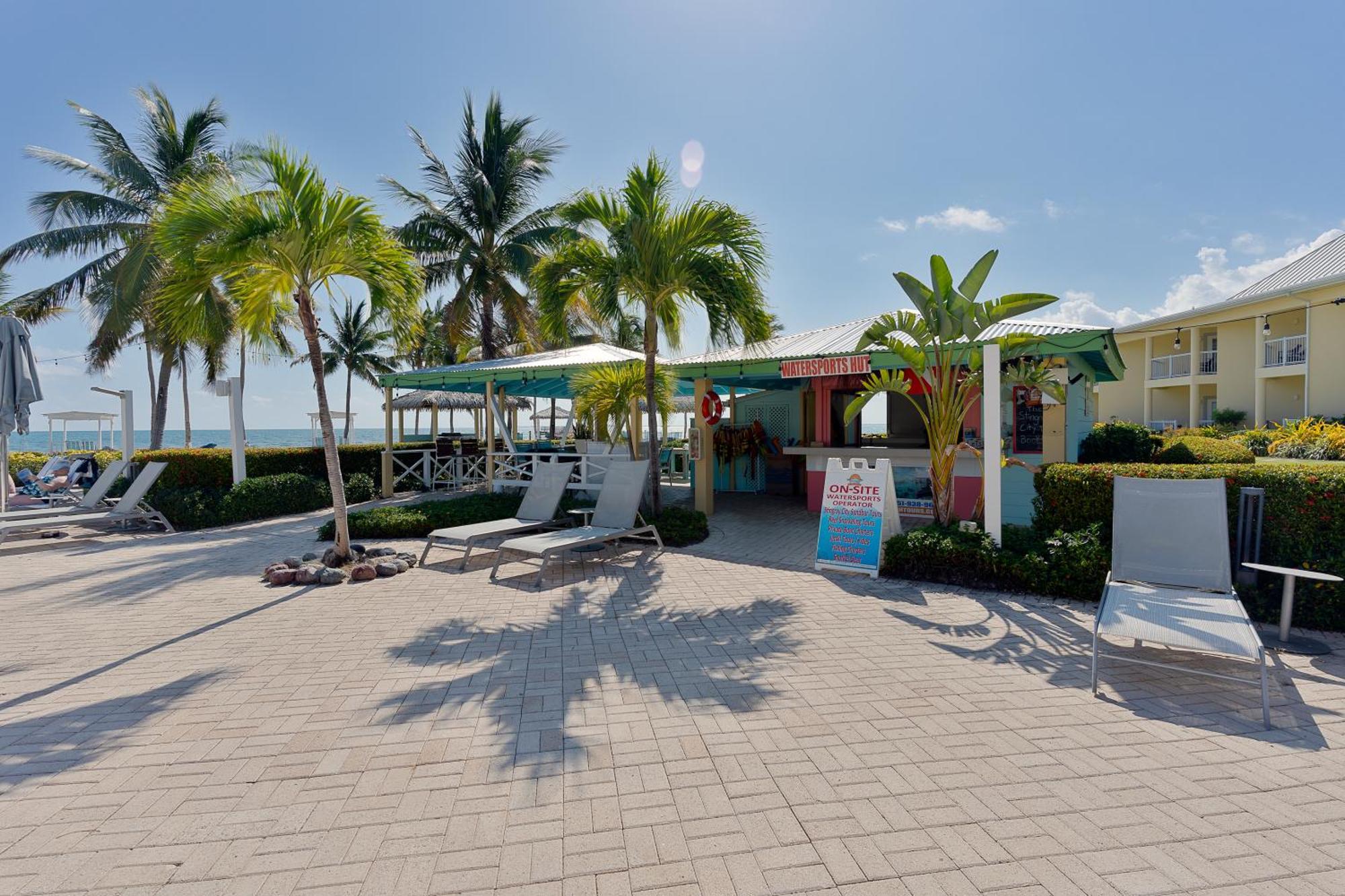 The Grand Caymanian Resort Джордж Таун Екстериор снимка